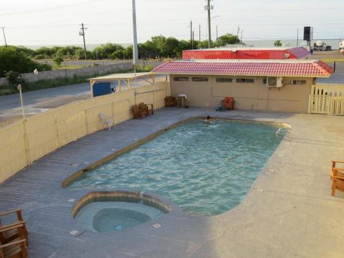 Executive Inn Laguna Vista - 수영장