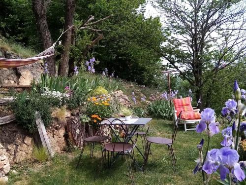 Viesnīcas āriene, House in Ardeche near Ray-Pic Falls in Saint-Pierre-de-Colombier
