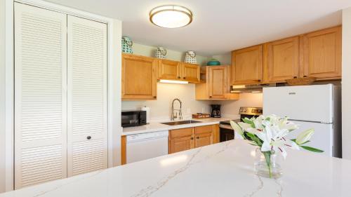 Beach Cozy North Shore Turtle Bay Condo thumb 4