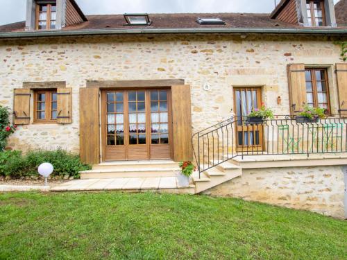 Gîte Cherveix-Cubas, 4 pièces, 6 personnes - FR-1-616-158