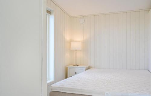 3 Bedroom Lovely Home In Sirevåg (3 Bedroom Lovely Home In Sirevag) in Sirevag