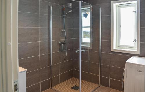 Vannituba, 3 Bedroom Amazing Home In Jaren in Dyrrud