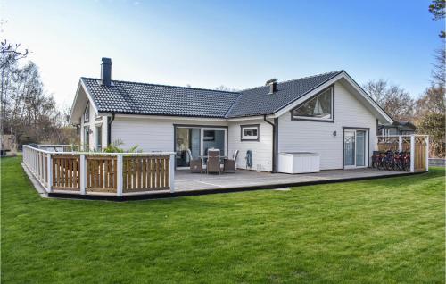 Amazing Home In Slvesborg With 3 Bedrooms And Wifi