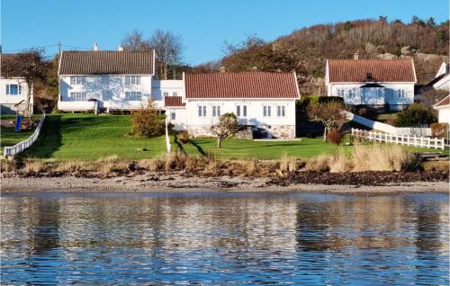 . 3 Bedroom Cozy Home In Lindesnes