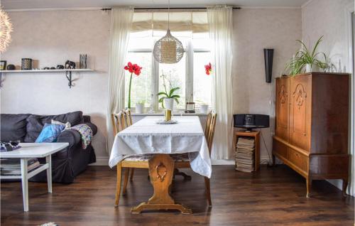 Stunning home in Halltorp with WiFi and 3 Bedrooms in Soderakra