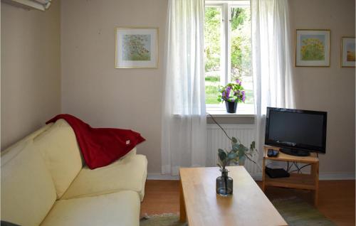 Awesome apartment in Rönneshytta with 1 Bedrooms