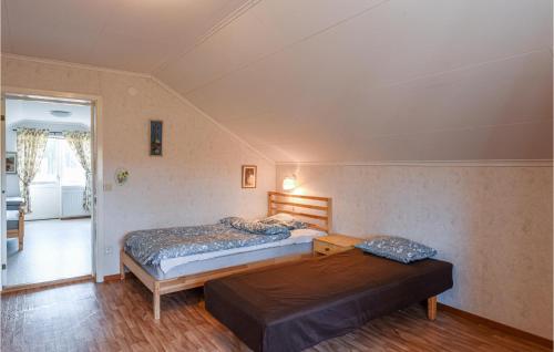 2 Bedroom Pet Friendly Home In Eksharad in Framnäs