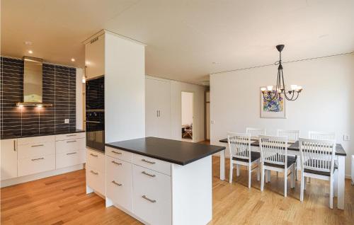 Kitchen, Stunning Home In Svanskog With Sauna in Svanskog