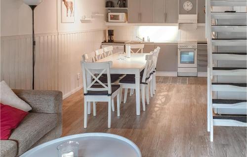 مطبخ, Cozy Home In Sysslebäck With Kitchen (Cozy Home In Syssleback With Kitchen) in Syssleback