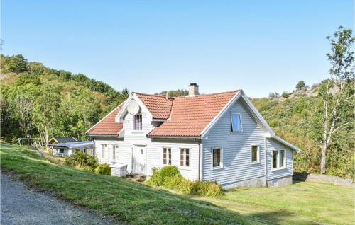 Nice Home In Farsund With 4 Bedrooms And Wifi