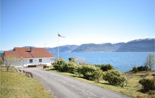 . 5 Bedroom Beach Front Home In Lavik