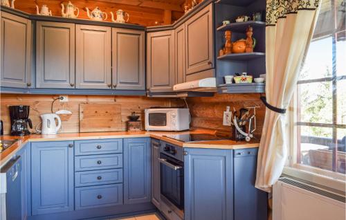 Cocina, Gorgeous Home In Vegårshei With Wifi (Gorgeous Home In Vegarshei With Wifi) in Vegarshei