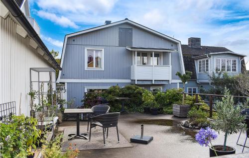 Cozy Home In Karlskrona With Kitchen