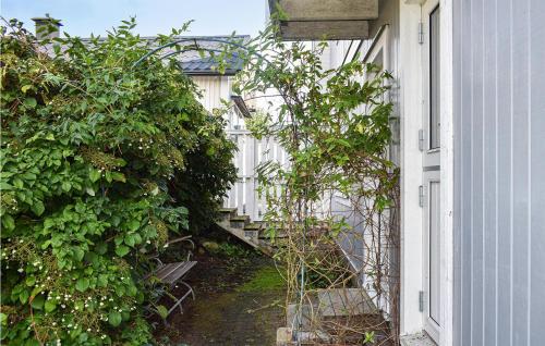 Cozy Home In Karlskrona With Kitchen