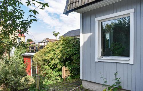 Cozy Home In Karlskrona With Kitchen