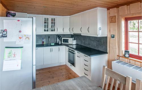 مطبخ, Nice Home In Malm With Lake View in Steinkjer City Center