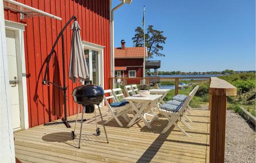 . Gorgeous Home In Vänersborg With Wifi