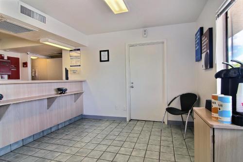 大堂, Motel 6 Tucumcari, NM in 塔卡姆凱麗