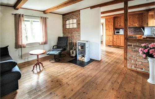 Cozy Home In Munka Ljungby With Sauna in Fasalt