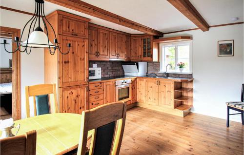 Konyha, Cozy Home In Munka Ljungby With Sauna in Fasalt