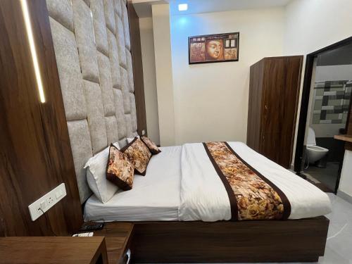Deluxe Double Room (2 Adults + 1 Child) room in Lemonade HOTEL