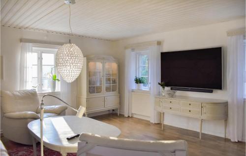 Stunning Home In Ystad With Sauna in 스카르뷔