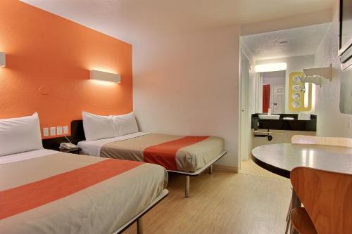 Motel 6-Corpus Christi TX - East - North Padre Island - image 11