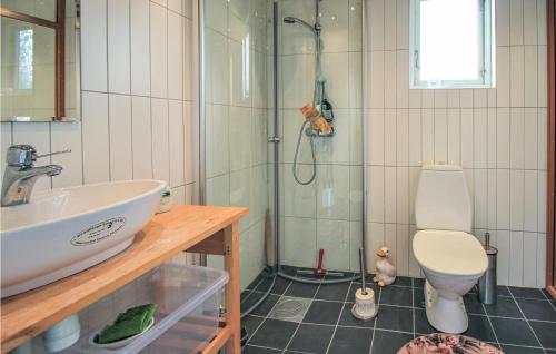 1 Bedroom Awesome Apartment In Beddingestrand