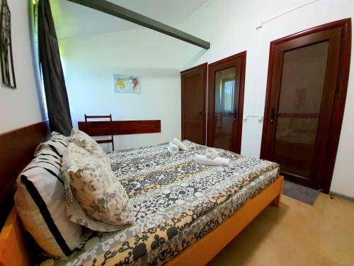 House & Yard Sesil M 110m to beach Kaprovani, Ureki (foto 9)