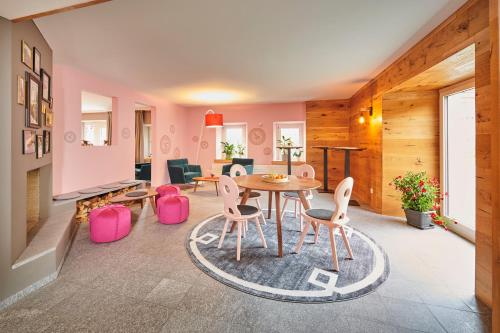 大堂, Reka-Ferienanlage Madulain in 馬杜萊恩