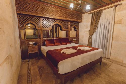 King Room with Pool View