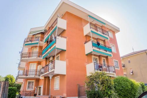 049 - Attico ELEGANTE, 10 minuti a piedi da MARE e SPIAGGIA - POSTO AUTO PRIVATO GRATIS