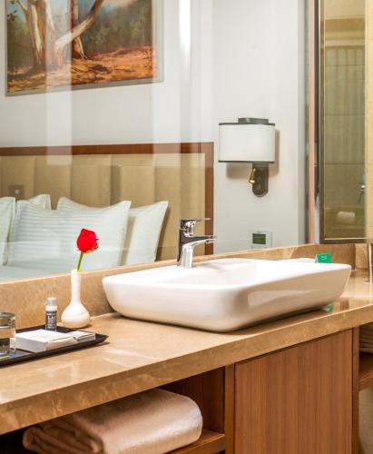 Golden Tulip Jalandhar