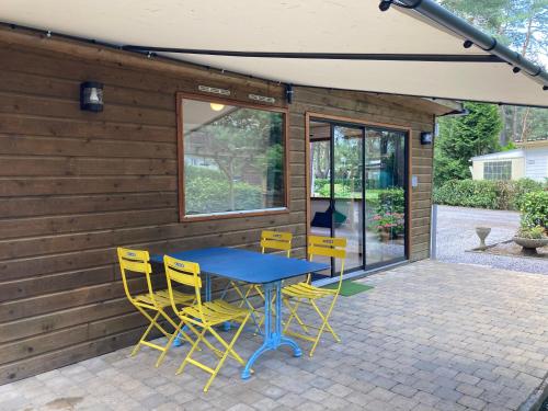 " CasitaCuriosa " chalet op camping met buitenzwembad