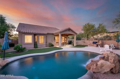 Peaceful Oasis in Gated Golf Course Community