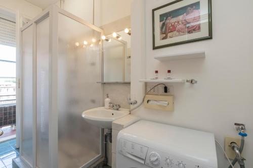 Bordighera studio - vicino IULM / NABA - WiFi A.C. 2