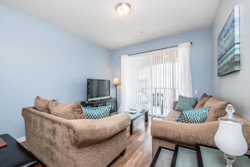 Harbor Luxury - image 10