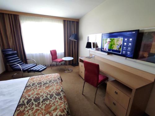 Superior Double Room - Street Side