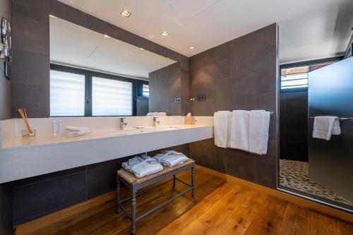 Suite, premium