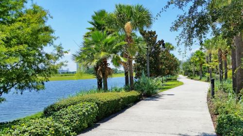 Vista Cay Condo w FREE Resort Access, near Disney