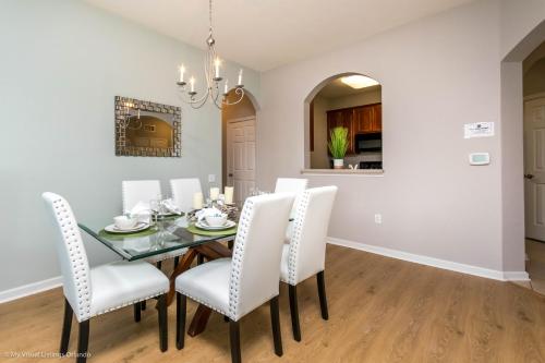Spacious Condo Near Convention Ctr & I-Drive, Pool in Orlando, USA