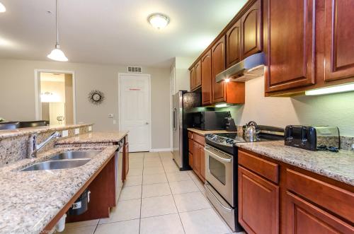 Lovely Condo w FREE Access to Resort Amenities in Orlando, USA