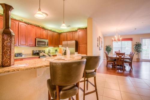 Stylish Condo at Vista Cay Resort Minutes to WDW in Orlando, USA