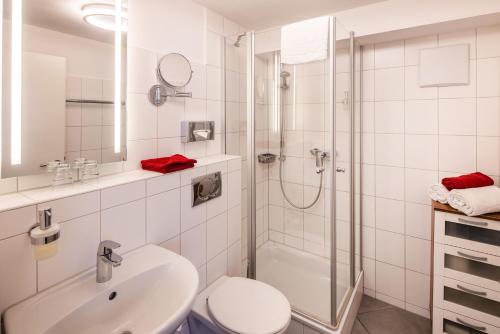 Hotel Peterhof - image 6