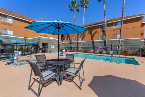 Swimming pool, Best Western North Phoenix Hotel in Metro Center