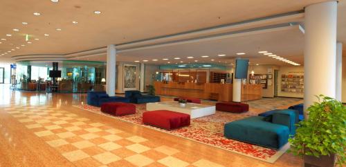 Lobby, Radisson Blu Park & Conference Centre, Dresden Radebeul in Radebeul Town Center