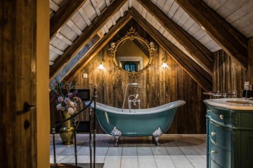 RESORT KOVÁRNA - Frýdštejn - stylové ubytování, luxusní wellness, zážitková restaurace (RESORT KOVARNA - Frydstejn - stylove ubytovani, luxusni wellness, zazitkova restaurace) in Frydstejn