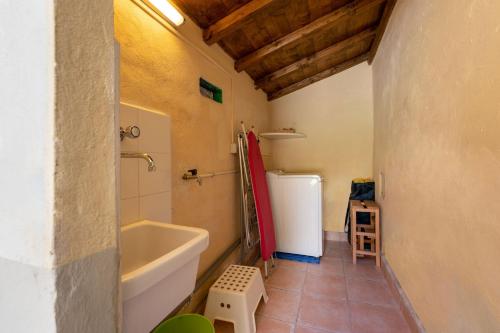 One-Bedroom Apartment image 7