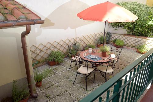 One-Bedroom Apartment image 9