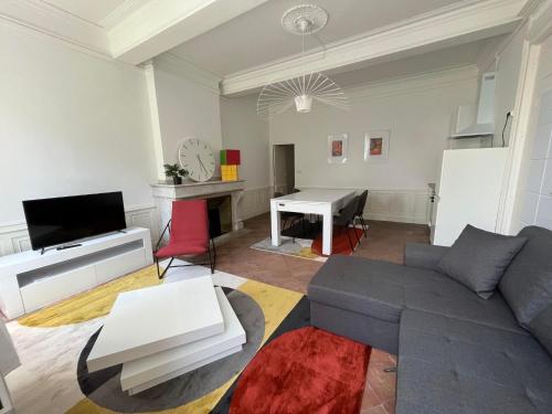 Appartement Paul Sibra - Convivial - Billard - Location saisonnière - Castelnaudary